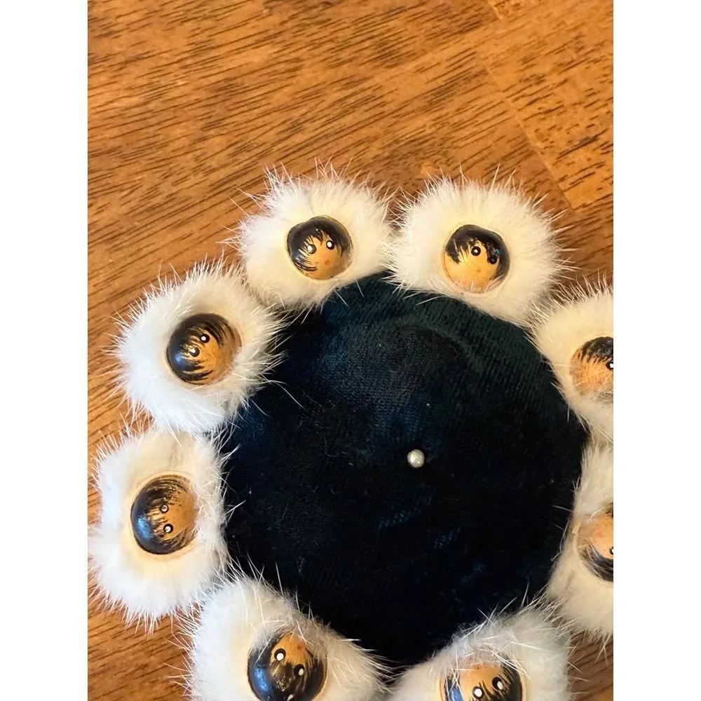 Inuit Alaska Native American Blanket‎ Toss Pin Cushion 6 Heads Mink Fur Eskimo